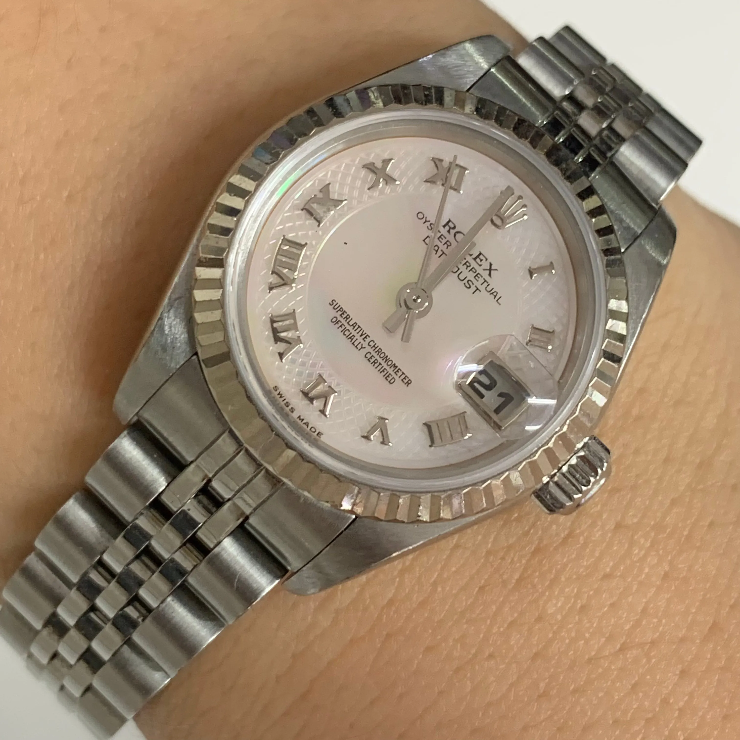 26mm Rolex Datejust Watch with Stainless Steel Jubilee Bracelet (factory mother of pearl (MOP) dial with Roman numerals)