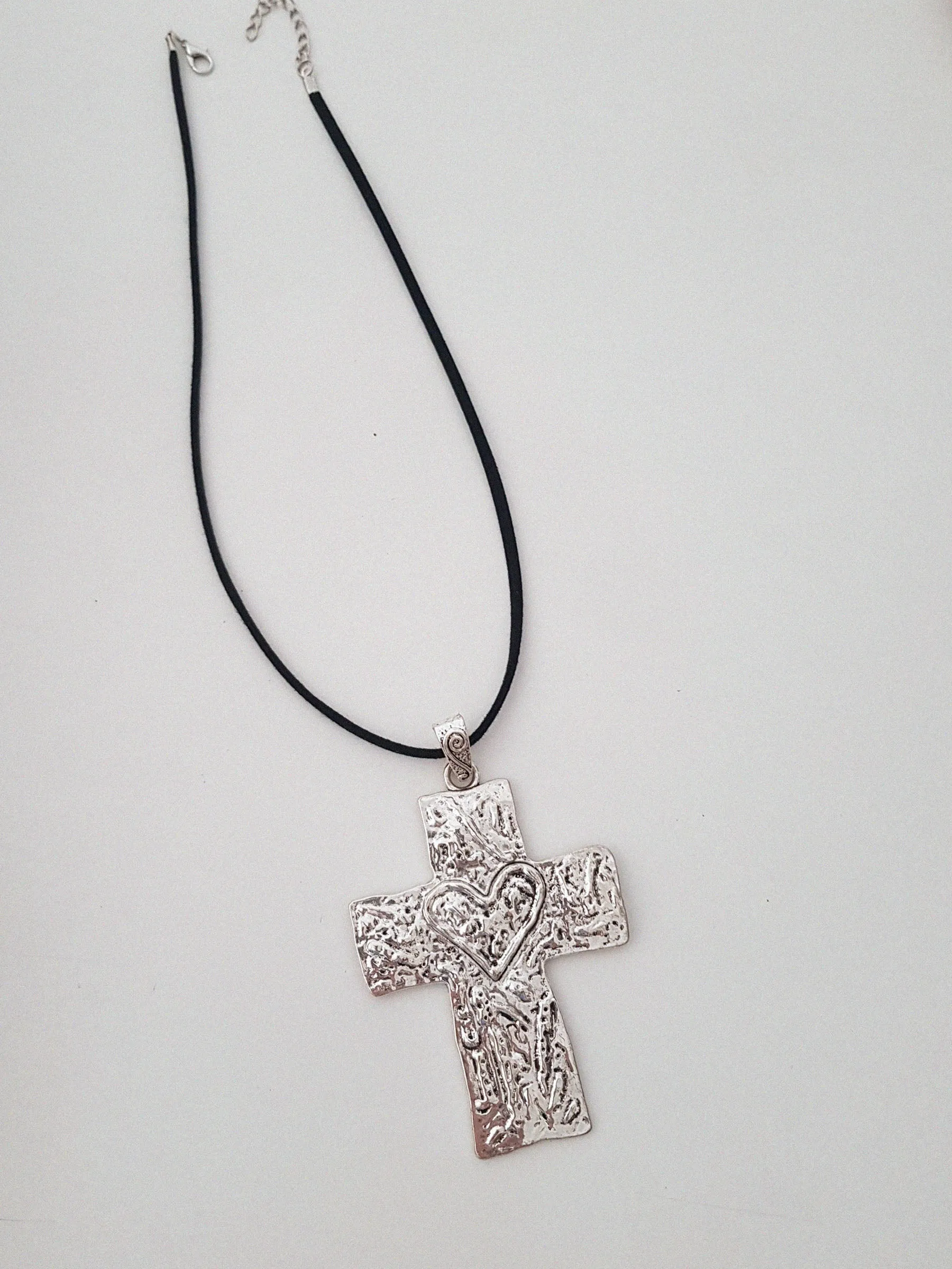 BABY NECKLACES // cross