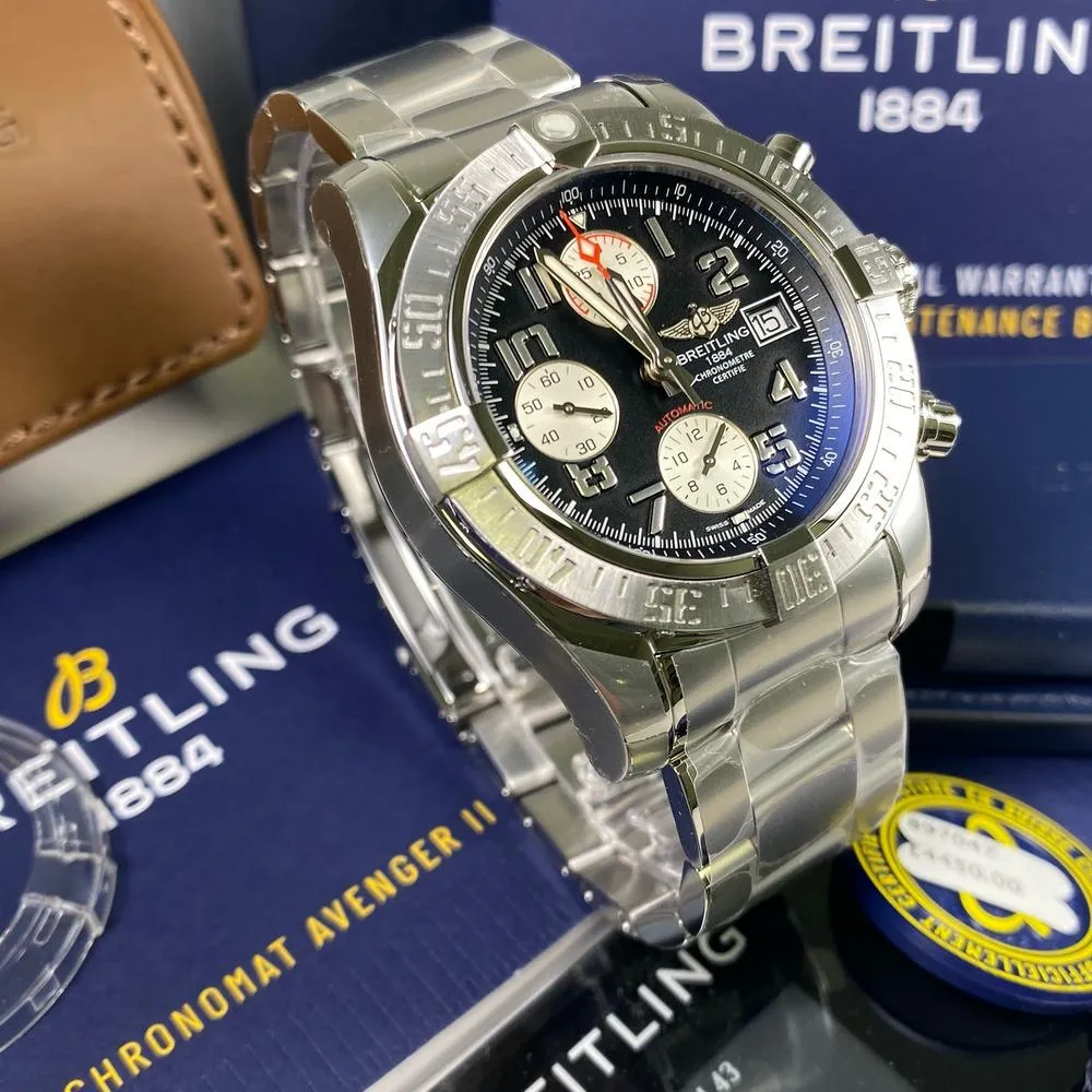 Breitling Avenger II A13381