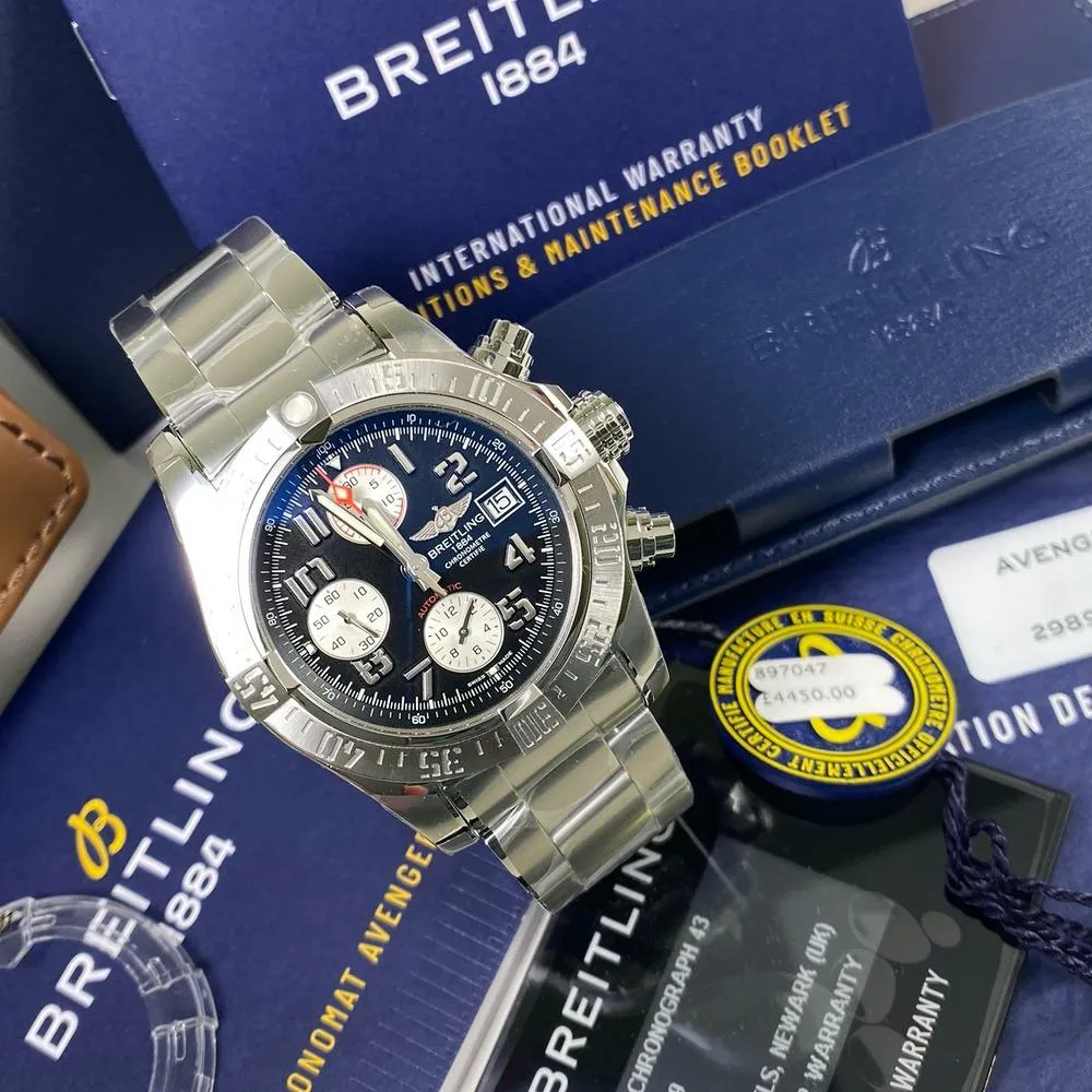 Breitling Avenger II A13381