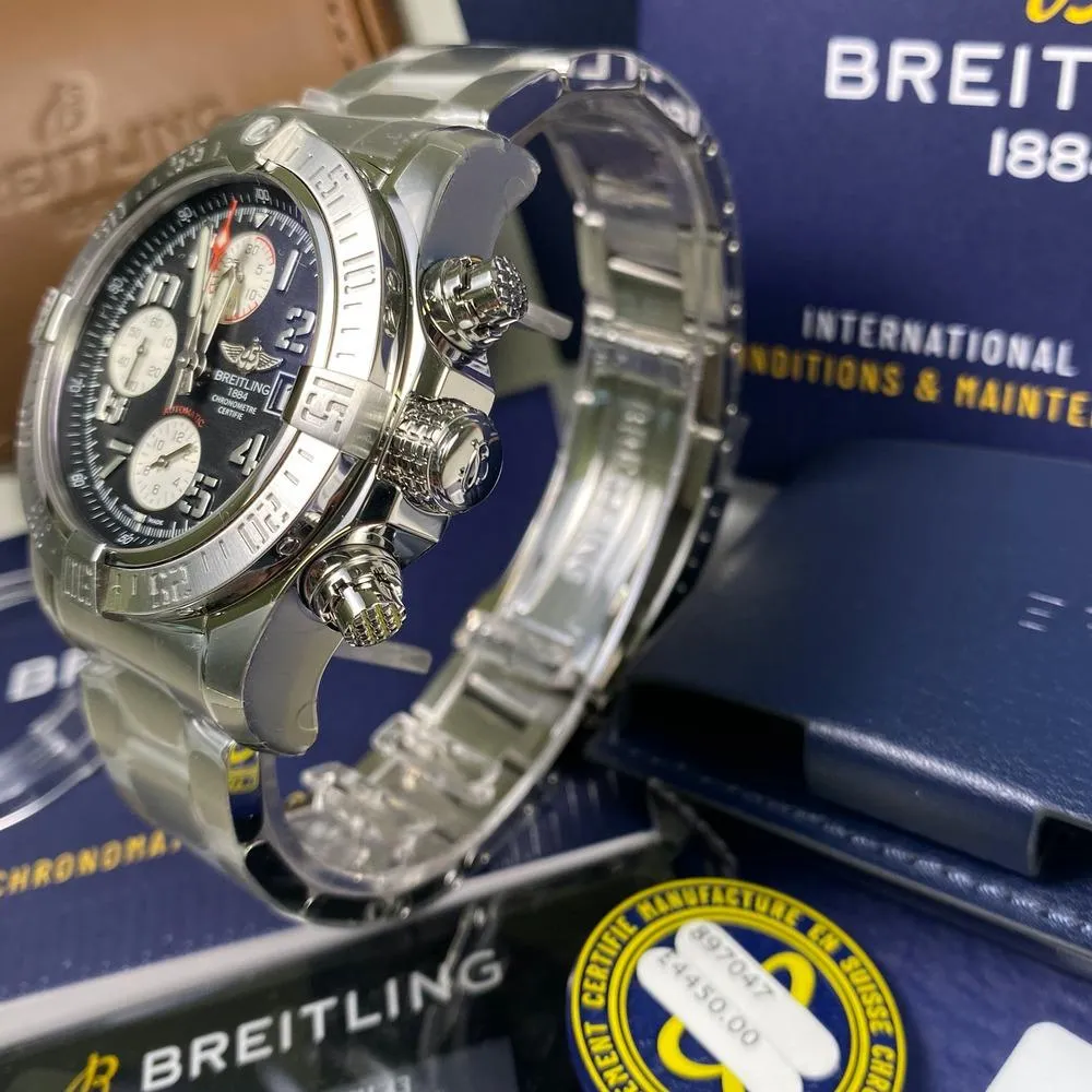 Breitling Avenger II A13381
