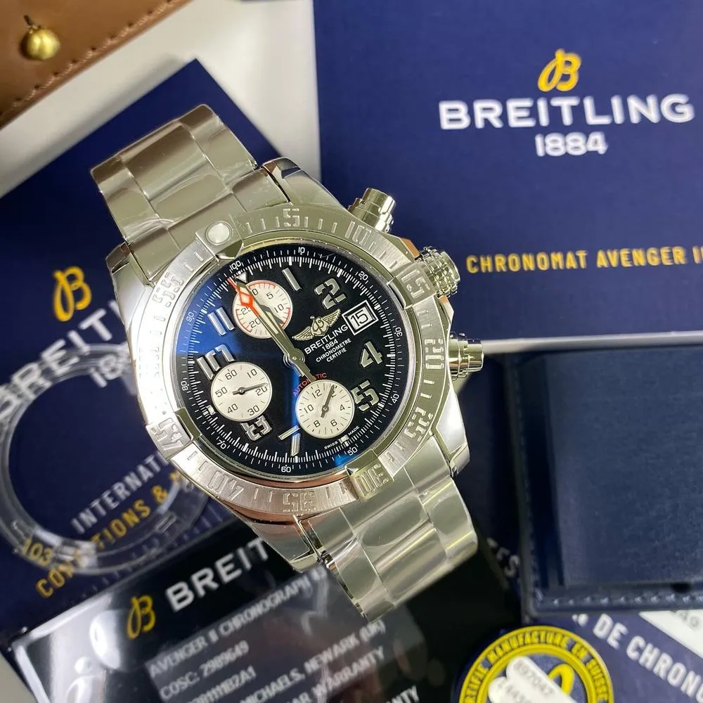 Breitling Avenger II A13381