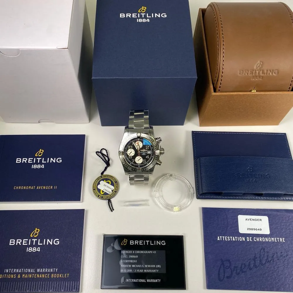 Breitling Avenger II A13381