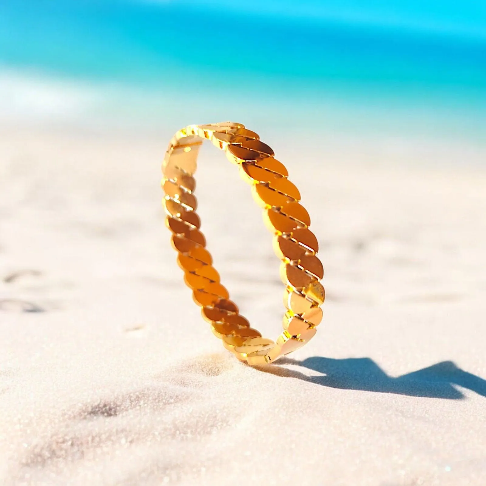 Half Circle String Pattern Gold Bracelet