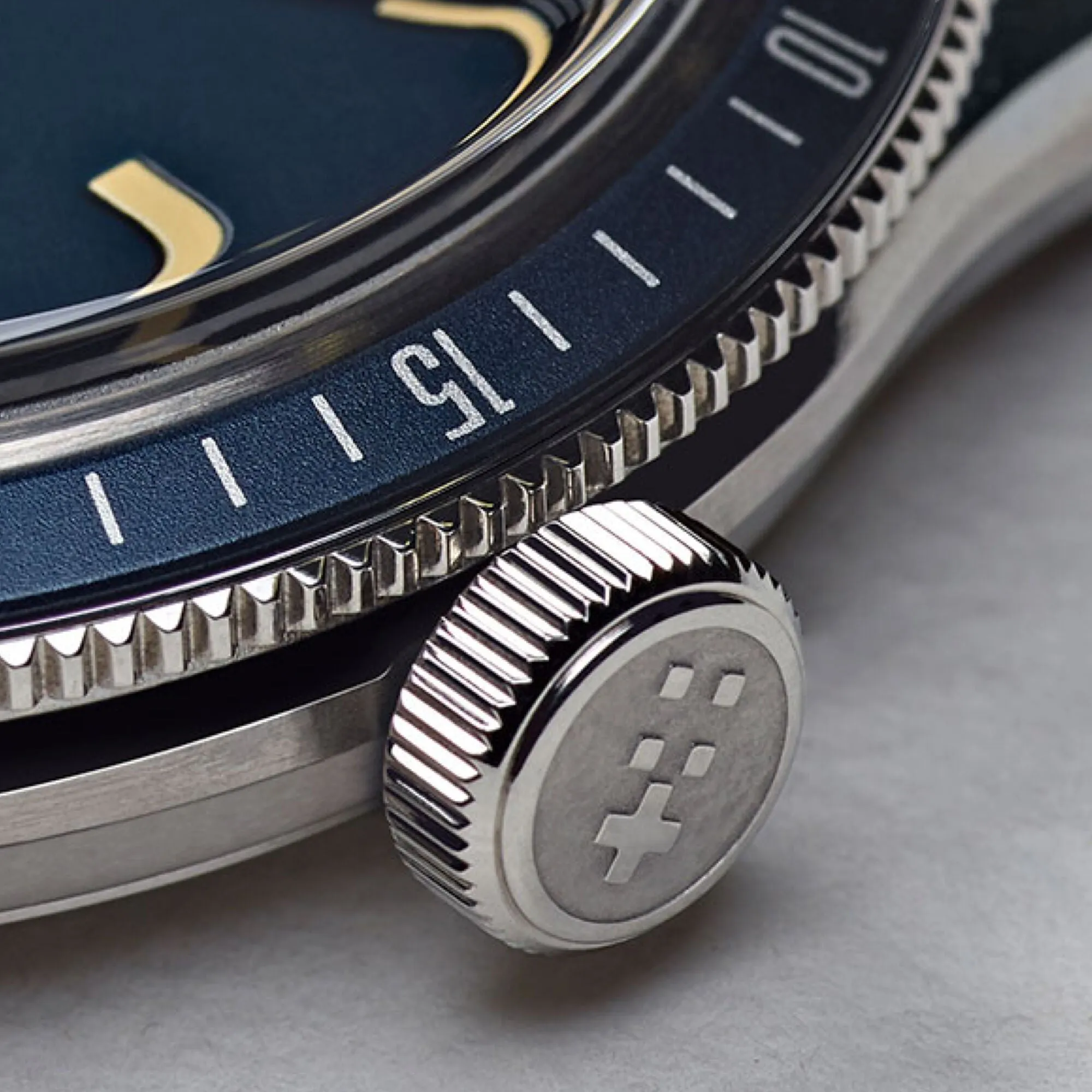 New Christopher Ward C65 Trident Diver Vintage Style Blue Dial Watch 41MM Oak